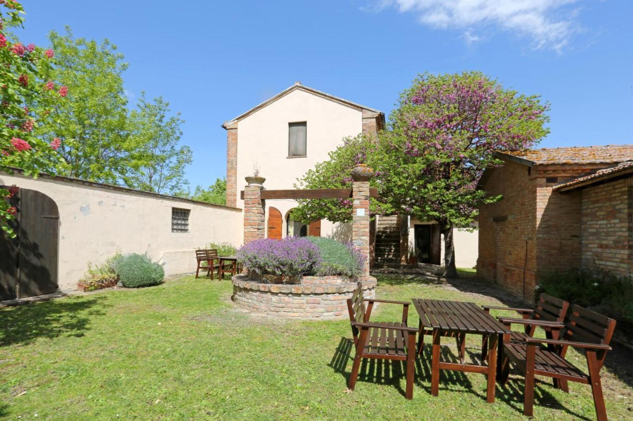 Agriturismo Macciangrosso Casale Piccolomini キウージ エクステリア 写真