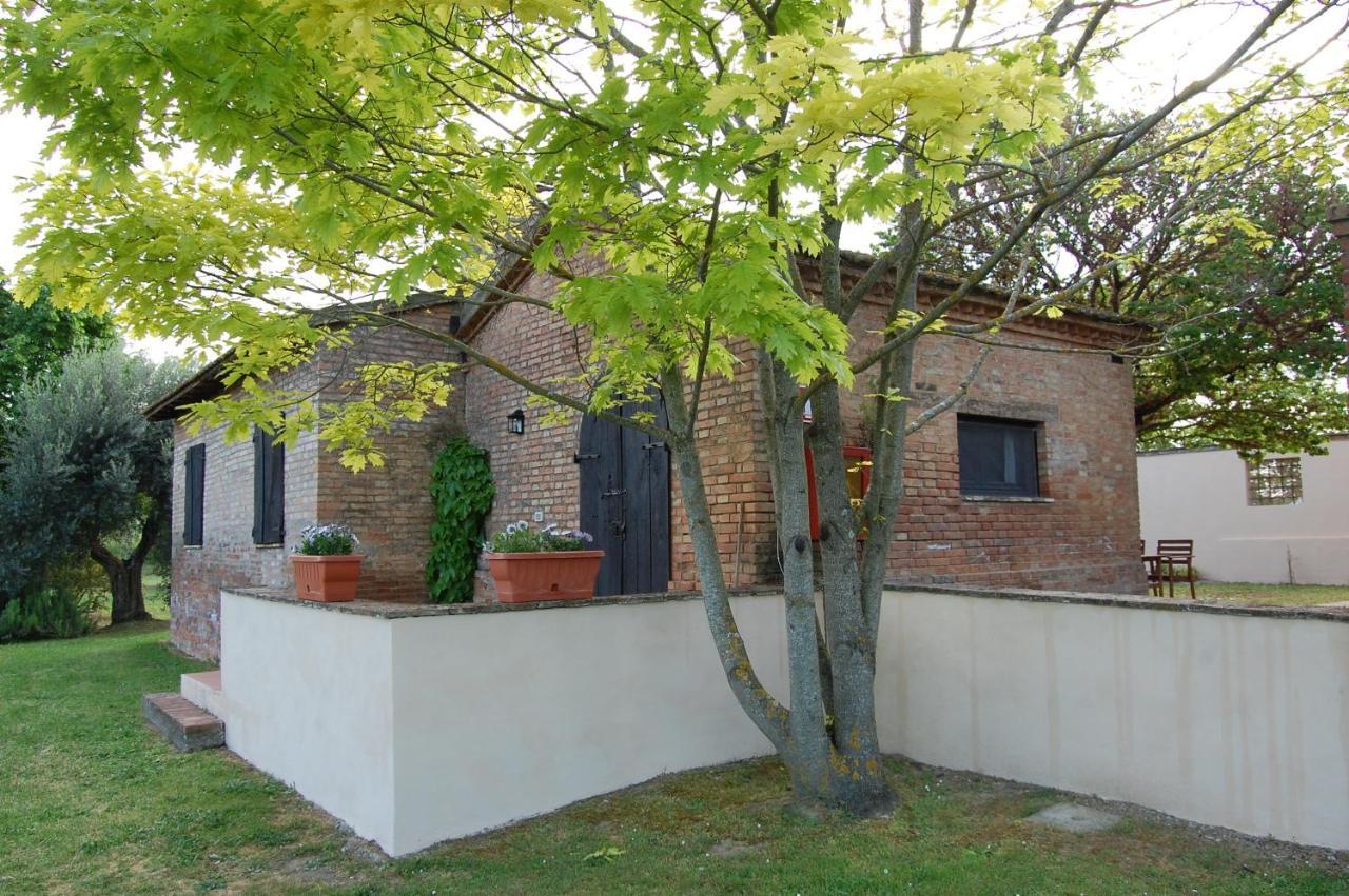 Agriturismo Macciangrosso Casale Piccolomini キウージ エクステリア 写真