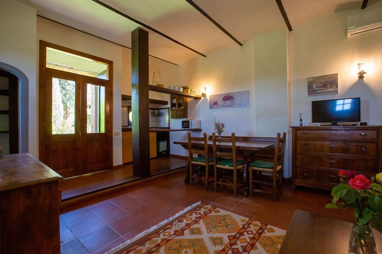 Agriturismo Macciangrosso Casale Piccolomini キウージ エクステリア 写真