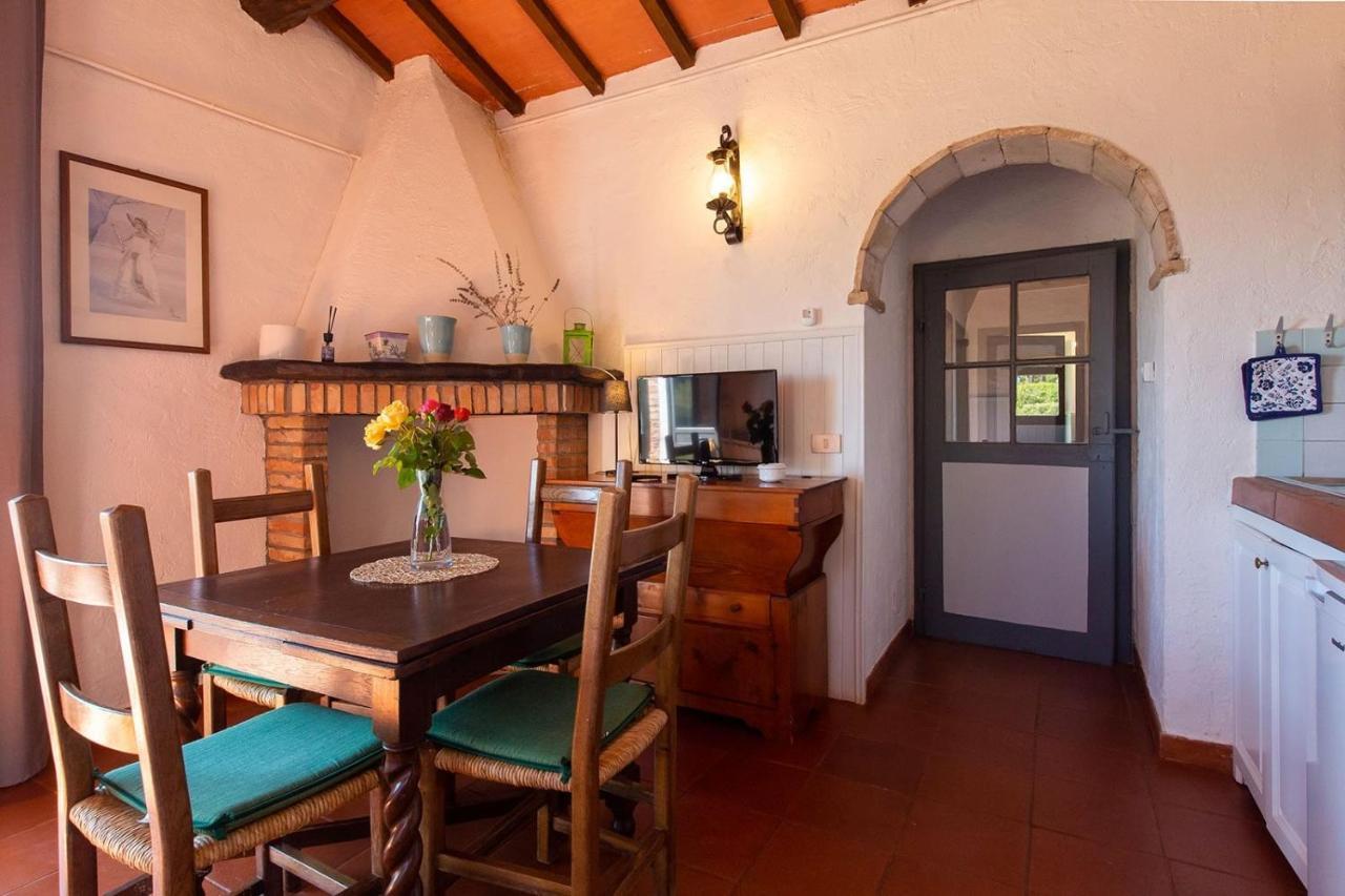Agriturismo Macciangrosso Casale Piccolomini キウージ エクステリア 写真