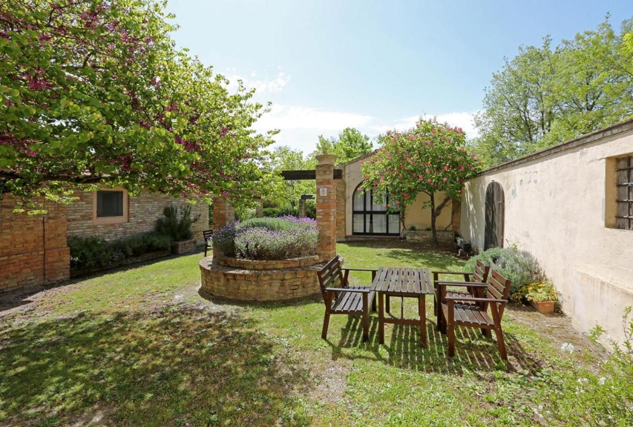 Agriturismo Macciangrosso Casale Piccolomini キウージ エクステリア 写真